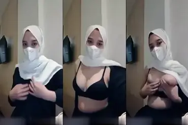 Hijab Camilla Remas Toket Montok Sampai Basah poster